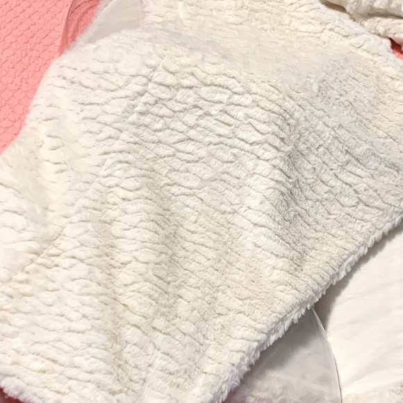 Altar’d State Ivory Waterfall Faux Fur Vest - Picture 7 of 9